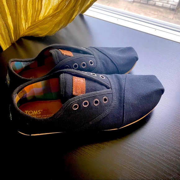 Black Toms - Picture 1 of 4